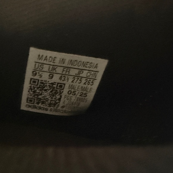 adidas suede with bubble gum sole - Picture 6 of 6